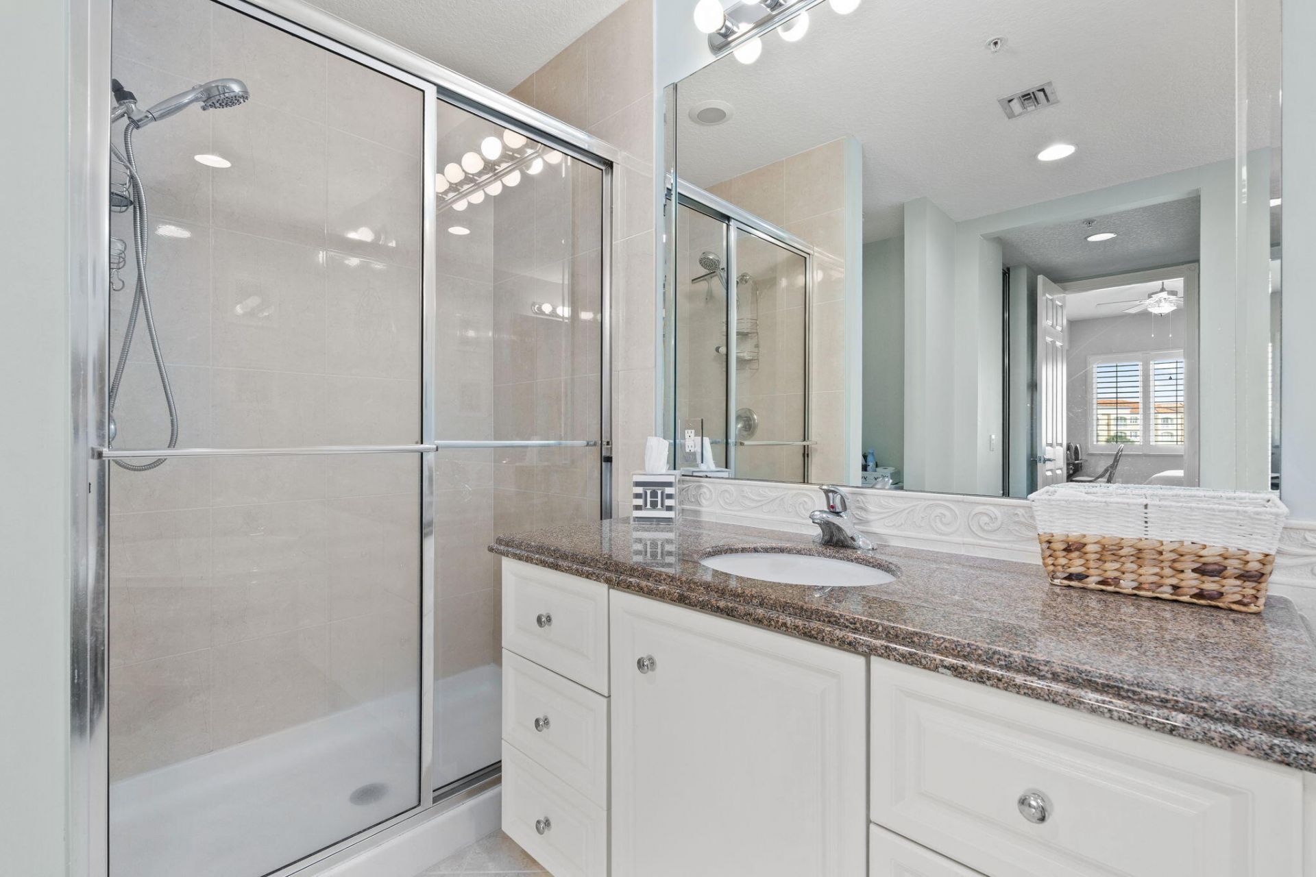 16 Harbour Isle Drive W, Unit 303, Fort Pierce, FL 34949 Photo