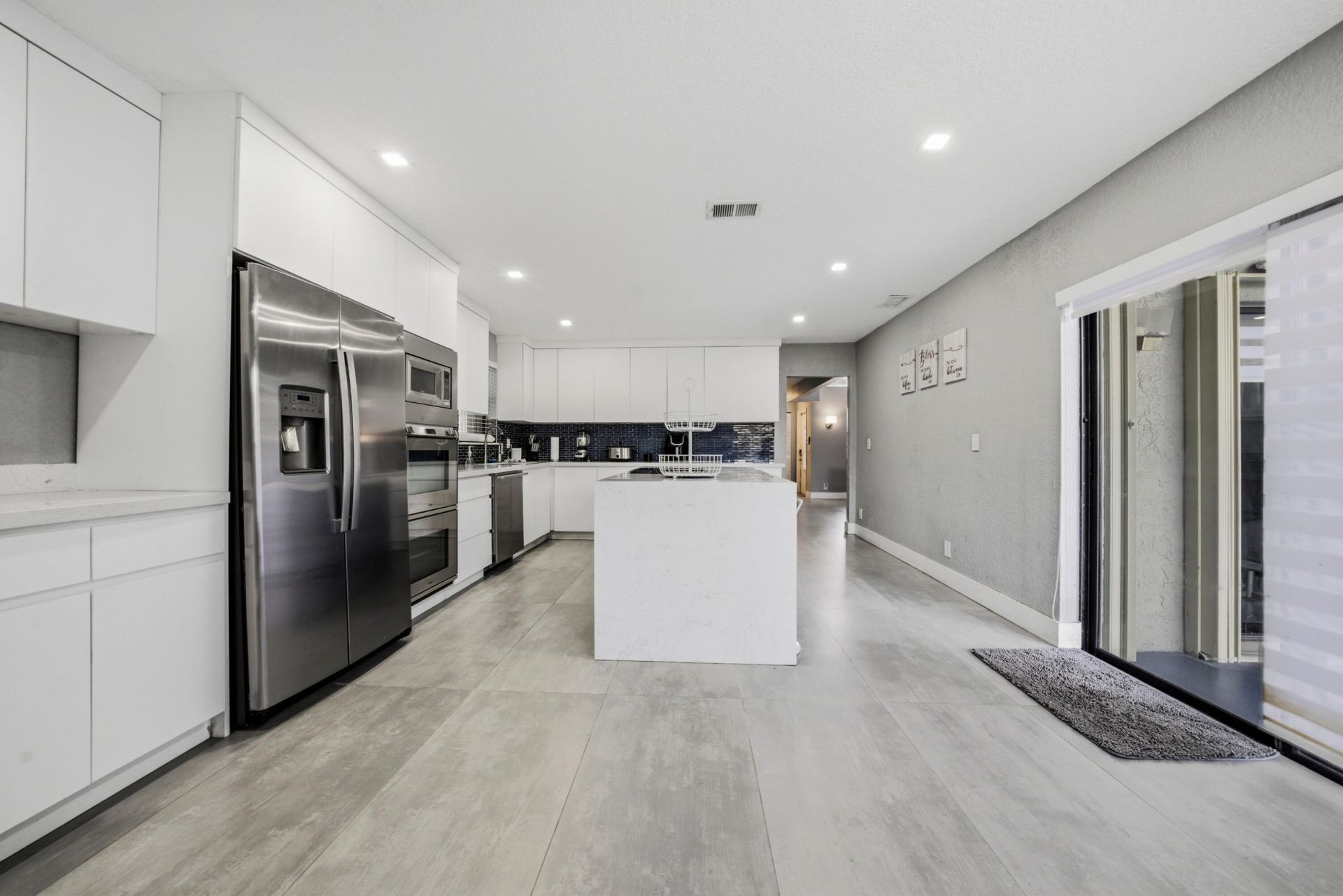 4683 NW 99th Terrace, Sunrise, FL 33351 Photo