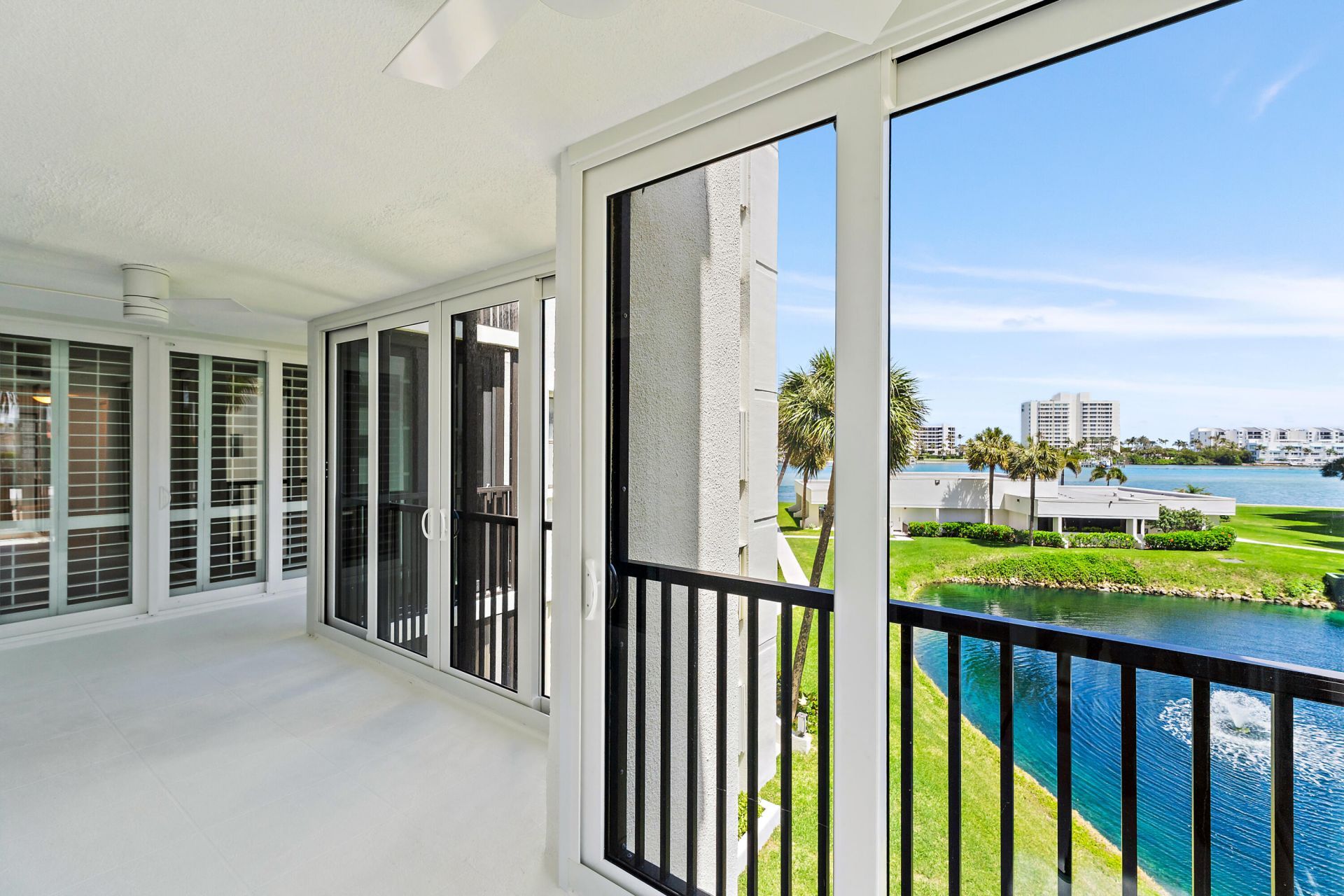 19800 Sandpointe Bay Drive N, Unit 305, Tequesta, FL 33469 Photo