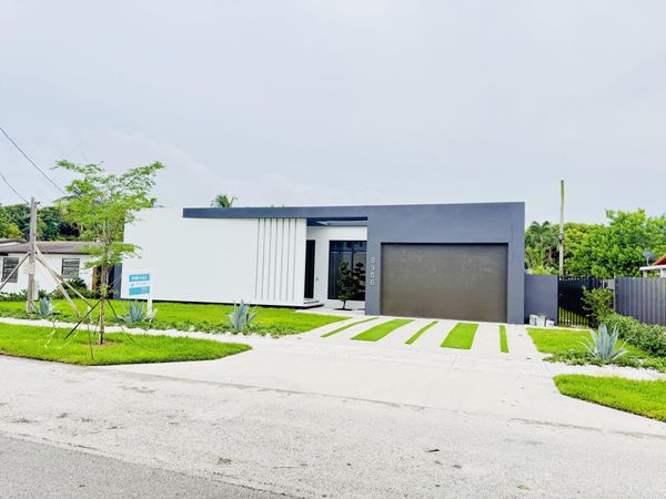 8966 SW 40th Terrace, Miami, FL 33165