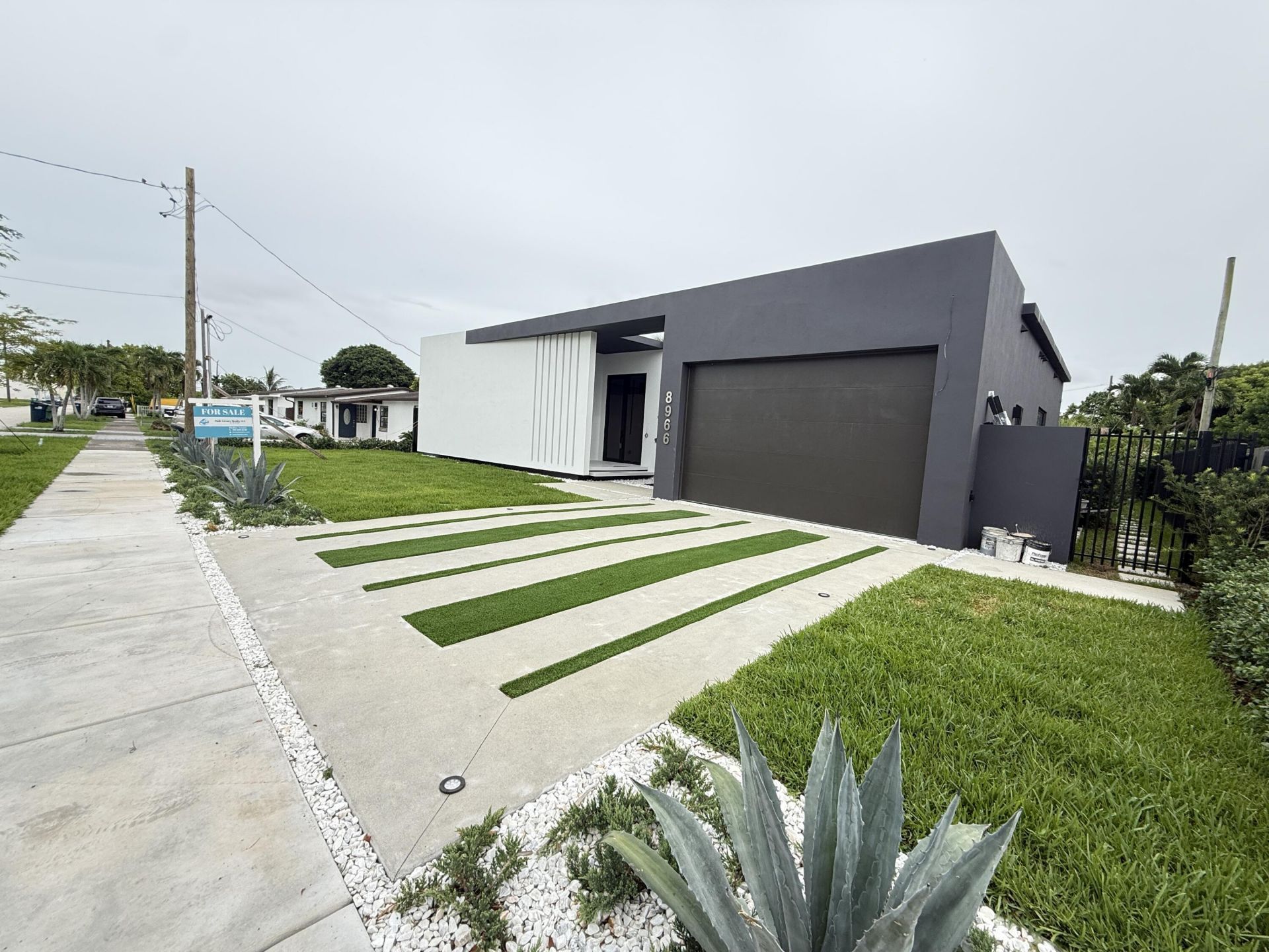 8966 SW 40th Terrace, Miami, FL 33165 Photo