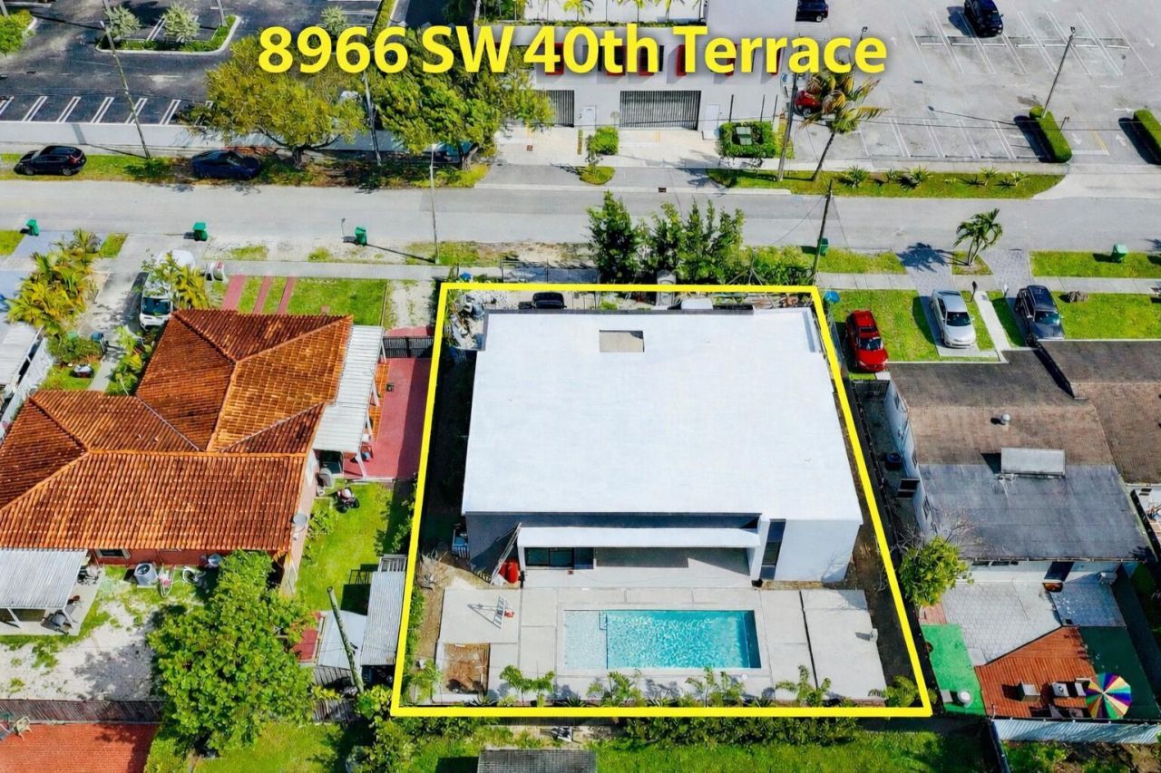 8966 SW 40th Terrace, Miami, FL 33165 Photo
