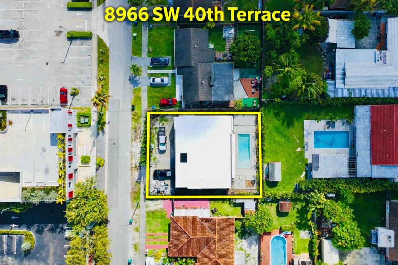 8966 SW 40th Terrace, Miami, FL 33165 Photo