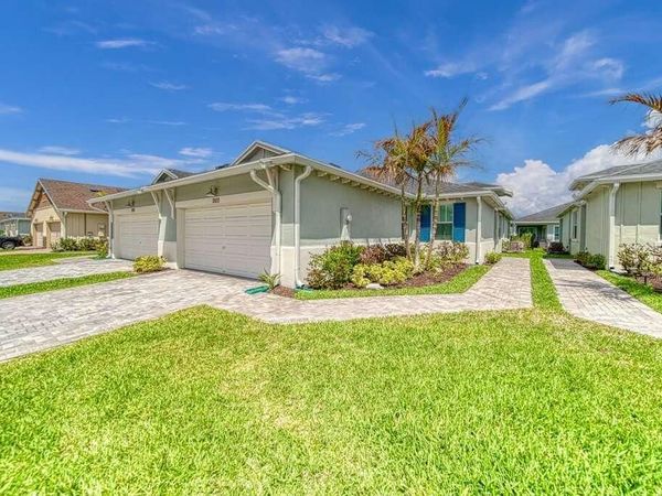 1920 SE Crosswood Way, Port St. Lucie, FL 34984