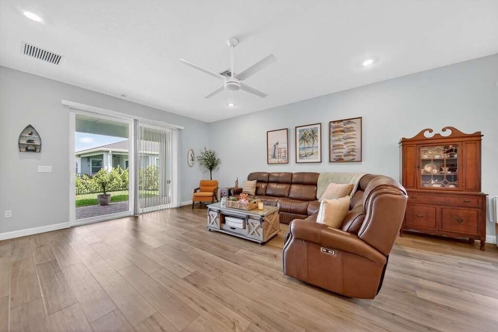 1920 SE Crosswood Way, Port Saint Lucie, FL 34984 Photo