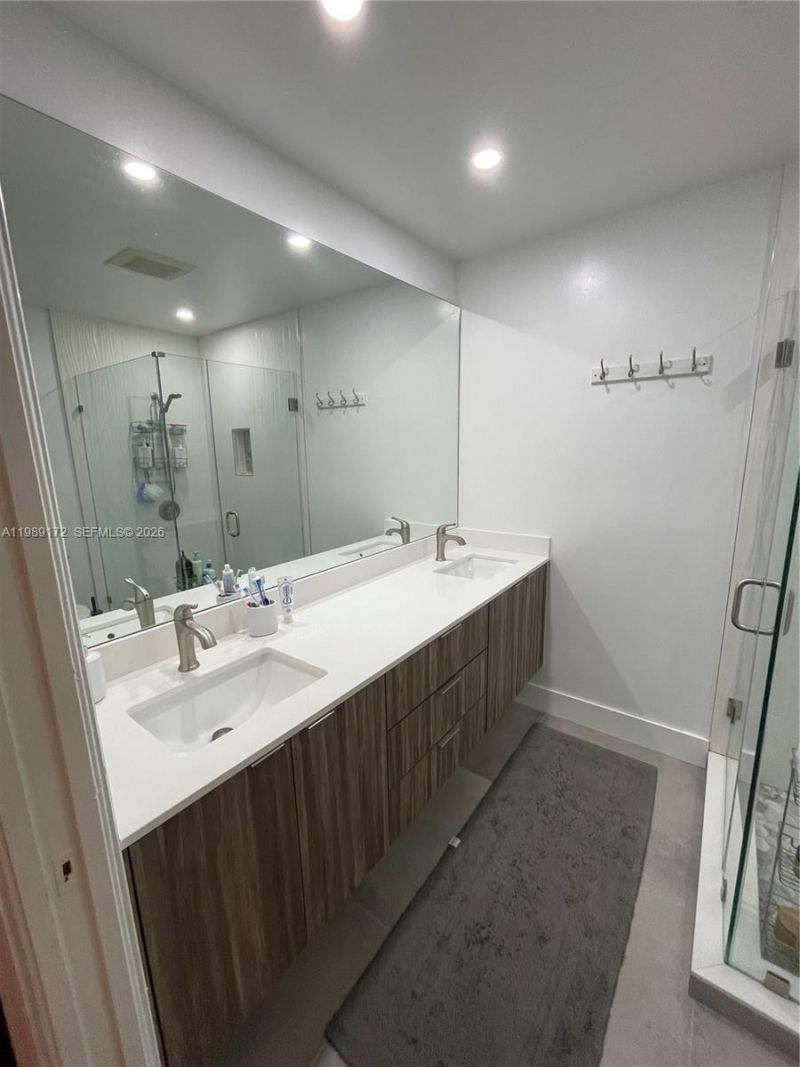 7632 NW 166th Ter, Hialeah, FL 33015 Photo