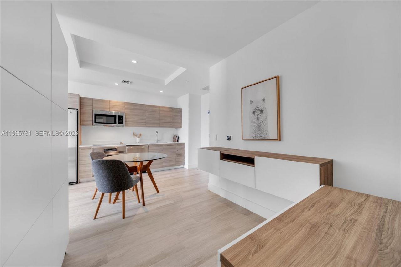 121 NE 34th St, Unit L606, Miami, FL 33137 Photo