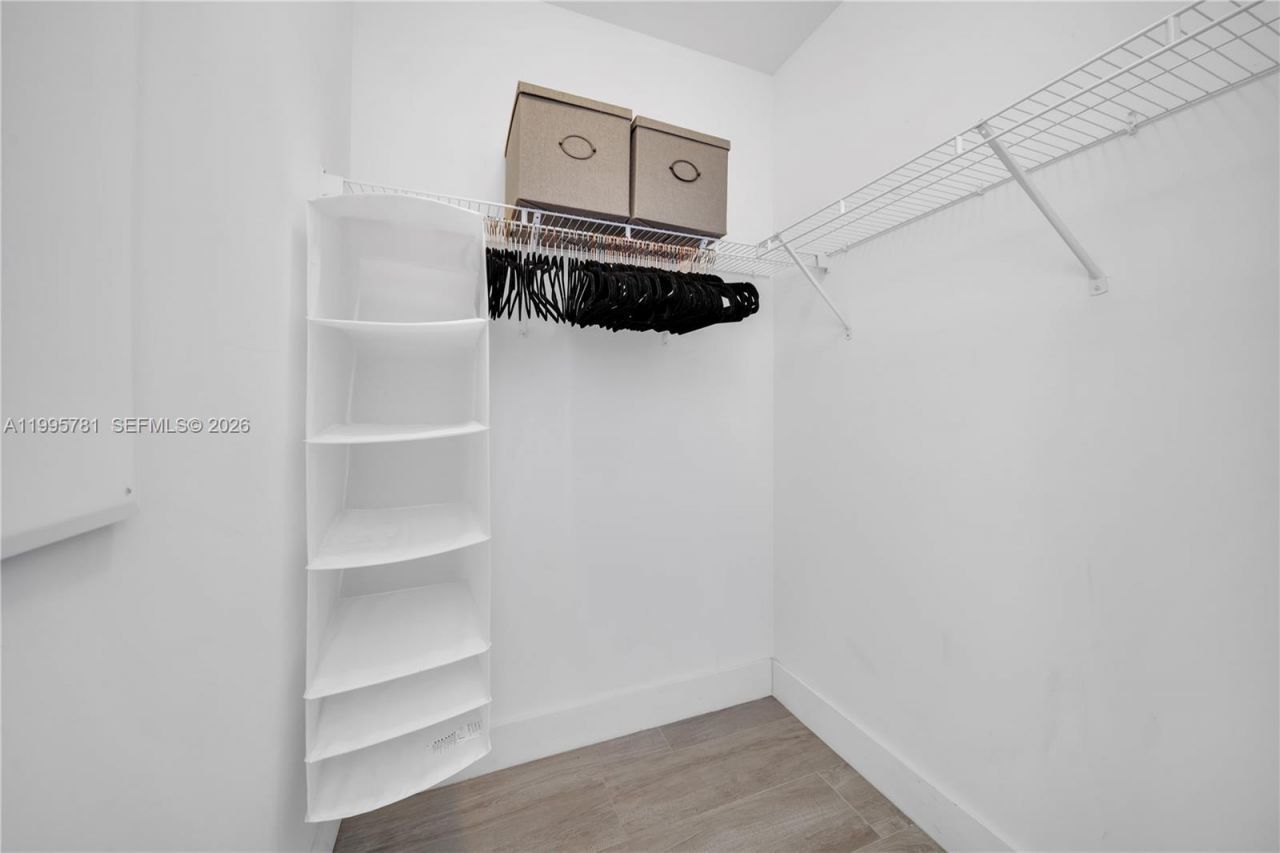 121 NE 34th St, Unit L606, Miami, FL 33137 Photo