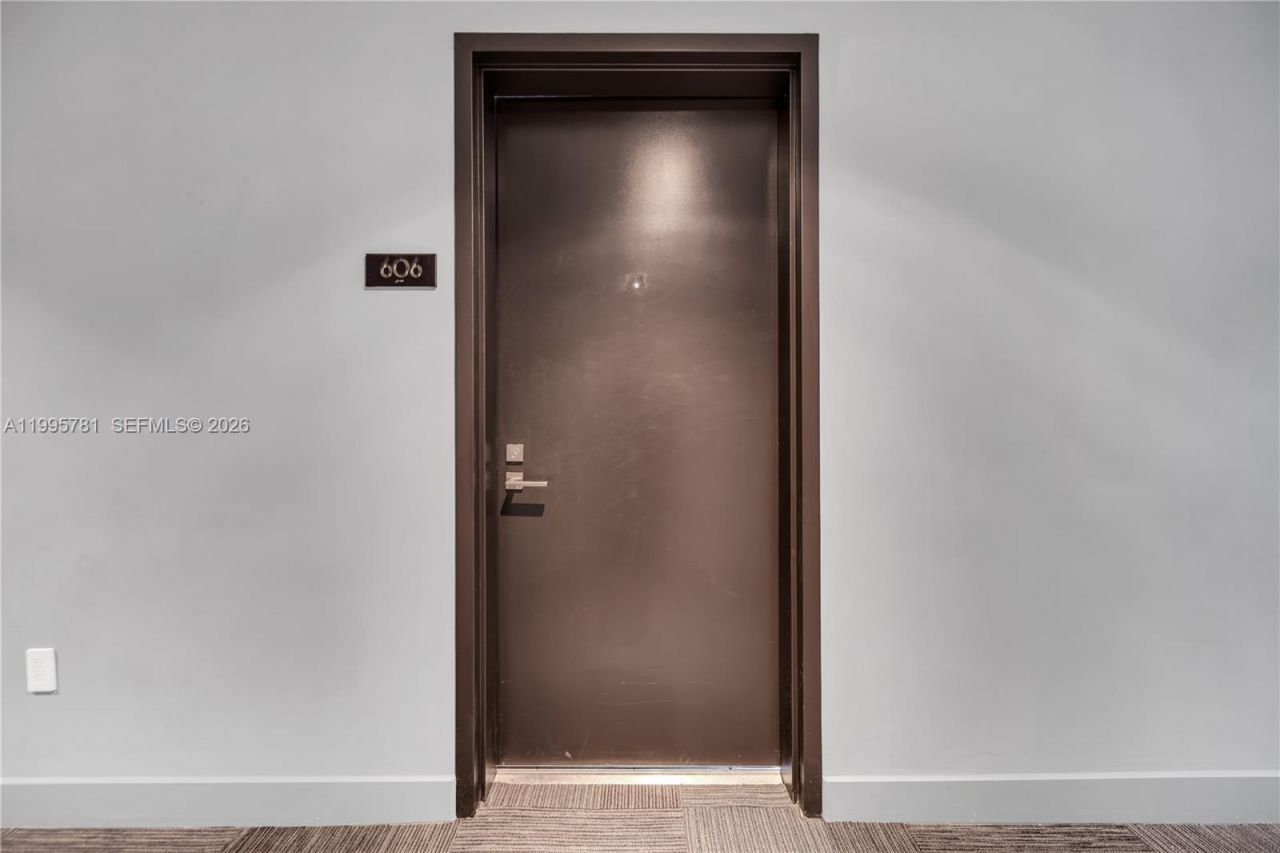 121 NE 34th St, Unit L606, Miami, FL 33137 Photo