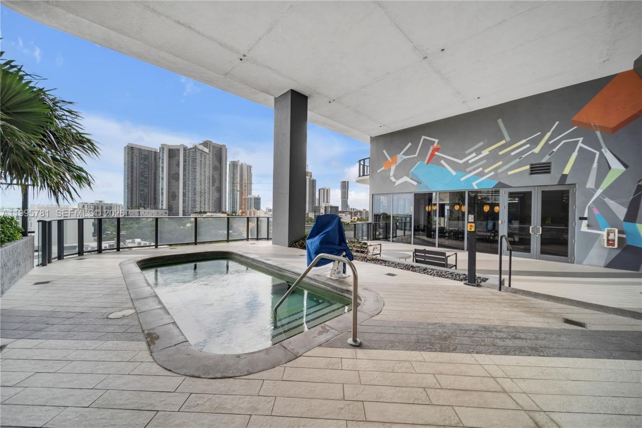 121 NE 34th St, Unit L606, Miami, FL 33137 Photo