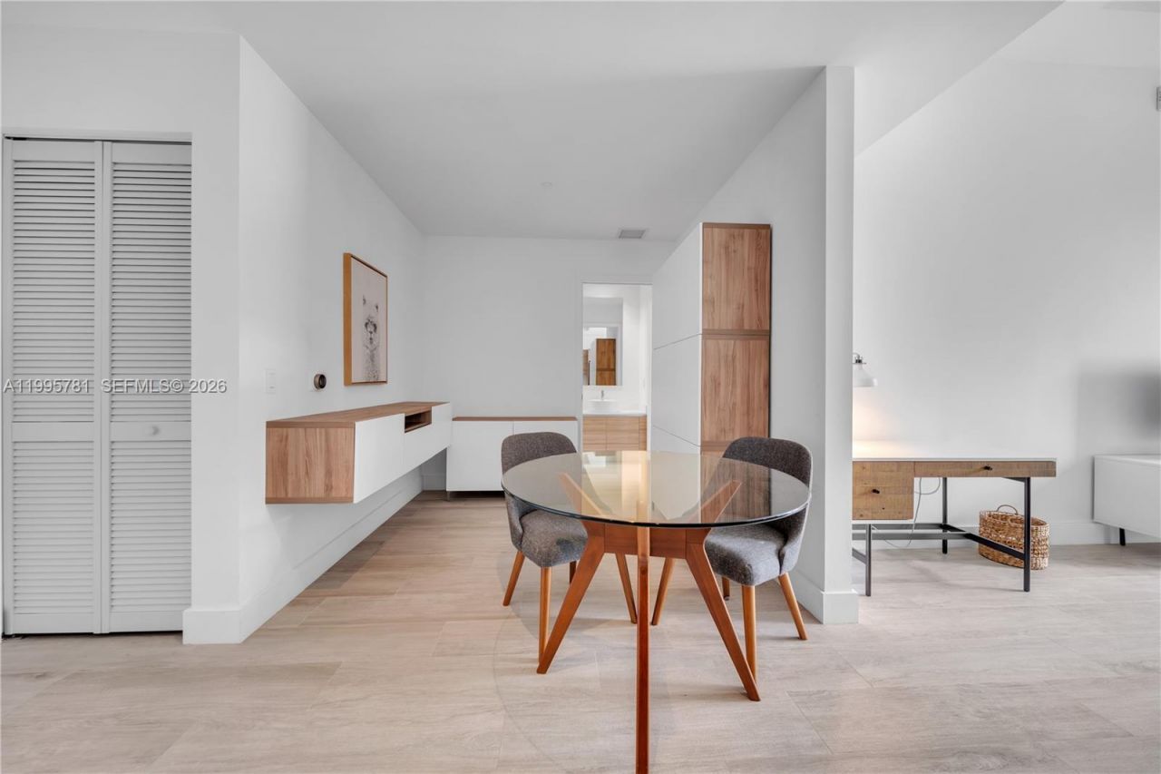 121 NE 34th St, Unit L606, Miami, FL 33137 Photo