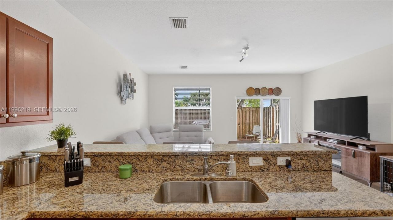 9041 SW 227th St, Unit 5, Cutler Bay, FL 33190 Photo