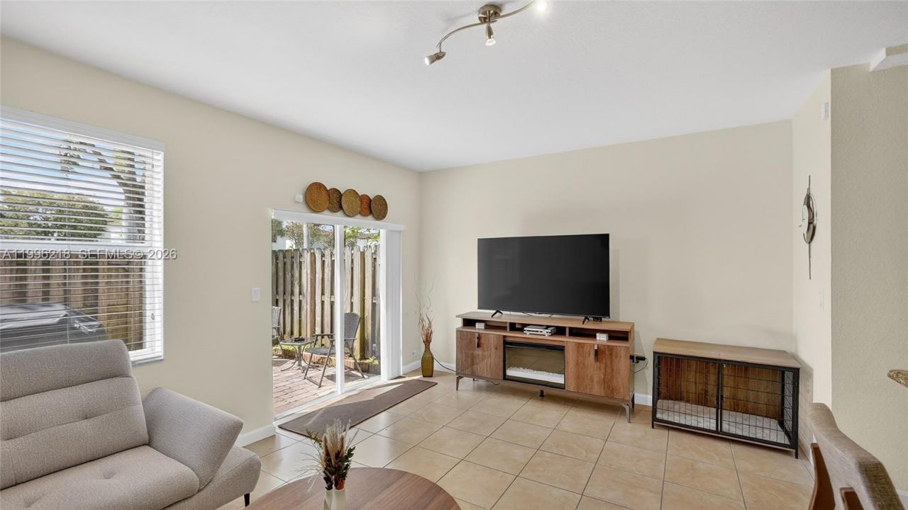 9041 SW 227th St, Unit 5, Cutler Bay, FL 33190 Photo