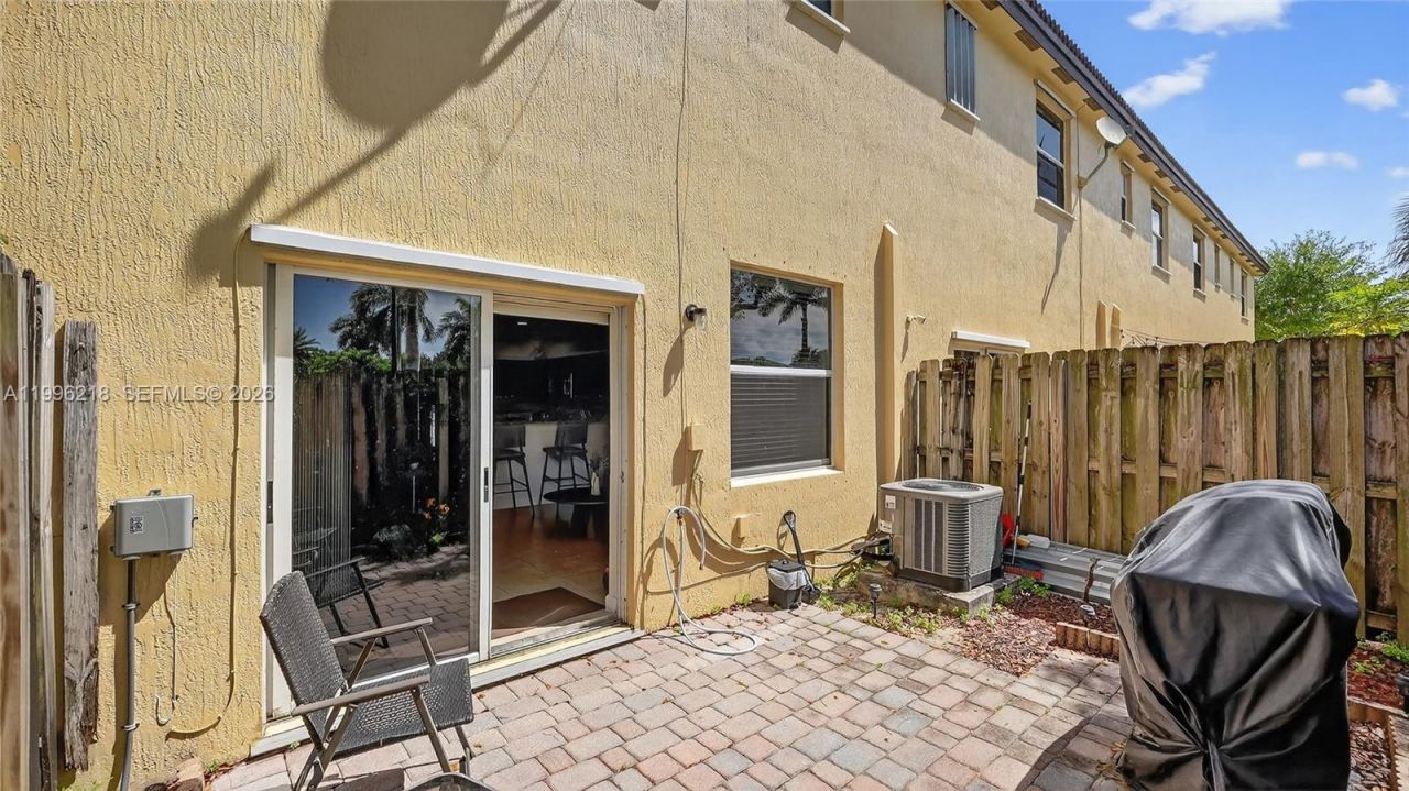 9041 SW 227th St, Unit 5, Cutler Bay, FL 33190 Photo