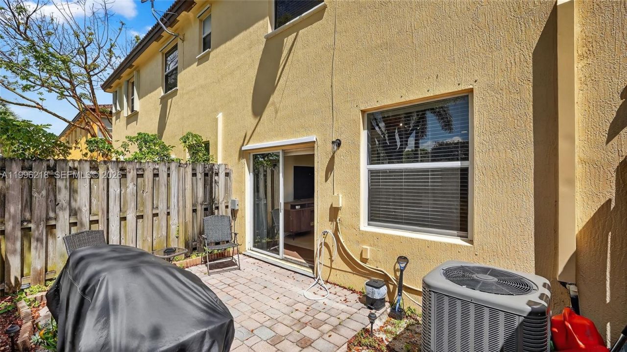 9041 SW 227th St, Unit 5, Cutler Bay, FL 33190 Photo