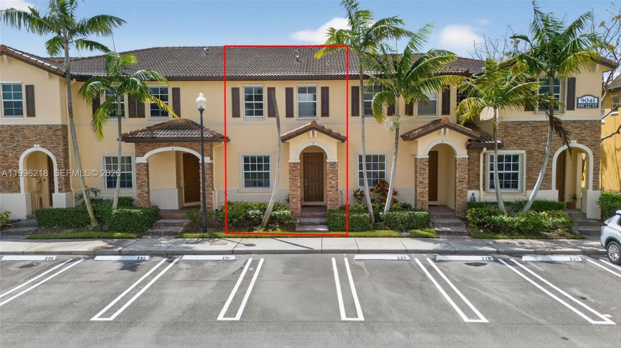 9041 SW 227th St, Unit 5, Cutler Bay, FL 33190 Photo