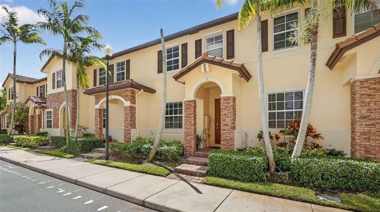9041 SW 227th St, Unit 5, Cutler Bay, FL 33190 Photo