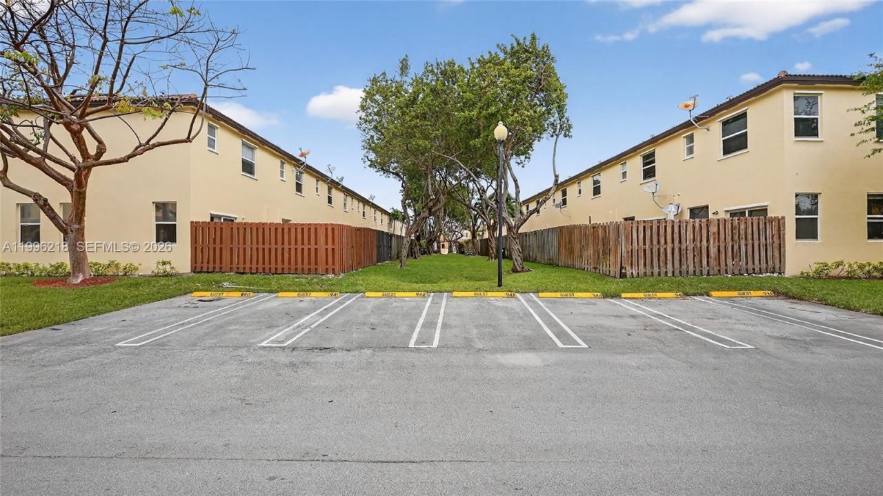 9041 SW 227th St, Unit 5, Cutler Bay, FL 33190 Photo