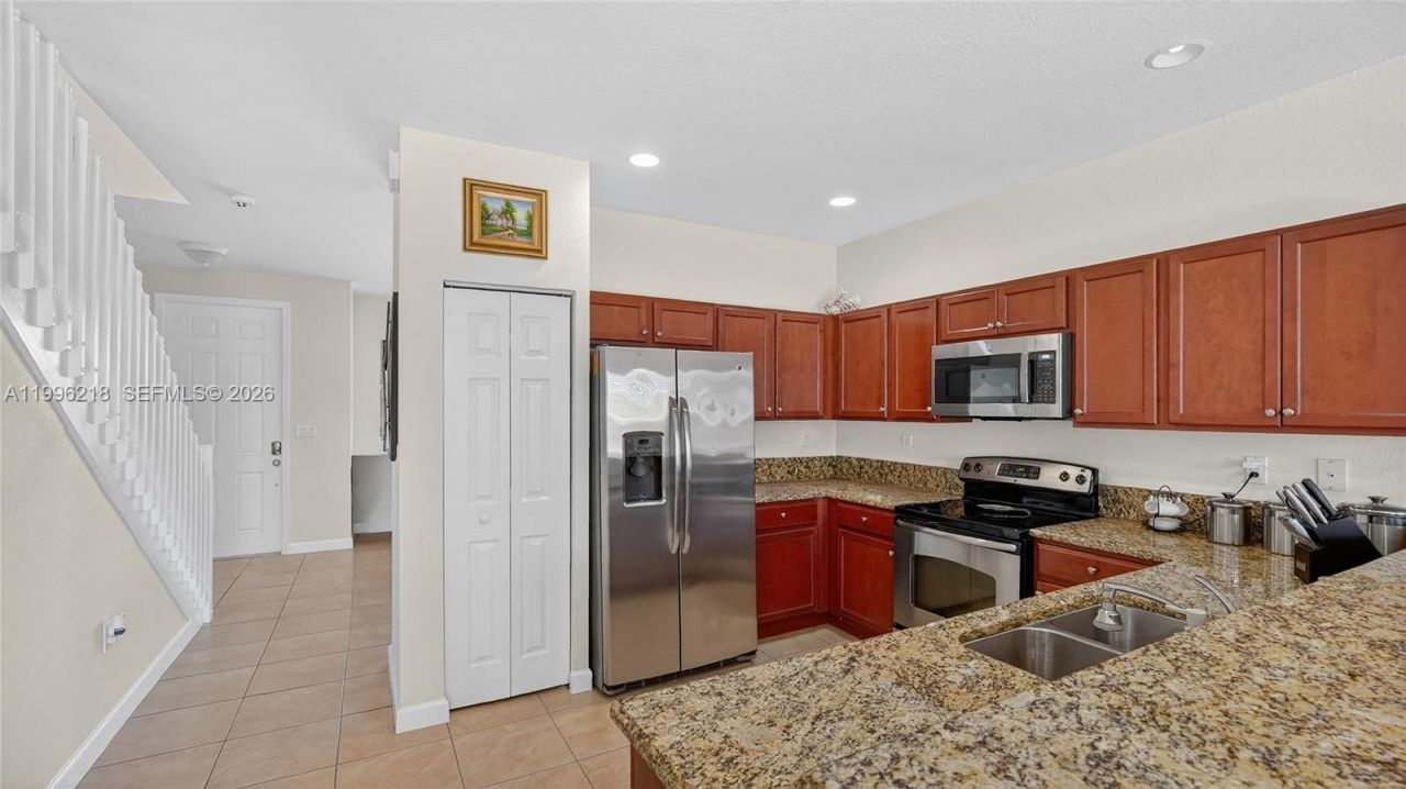 9041 SW 227th St, Unit 5, Cutler Bay, FL 33190 Photo