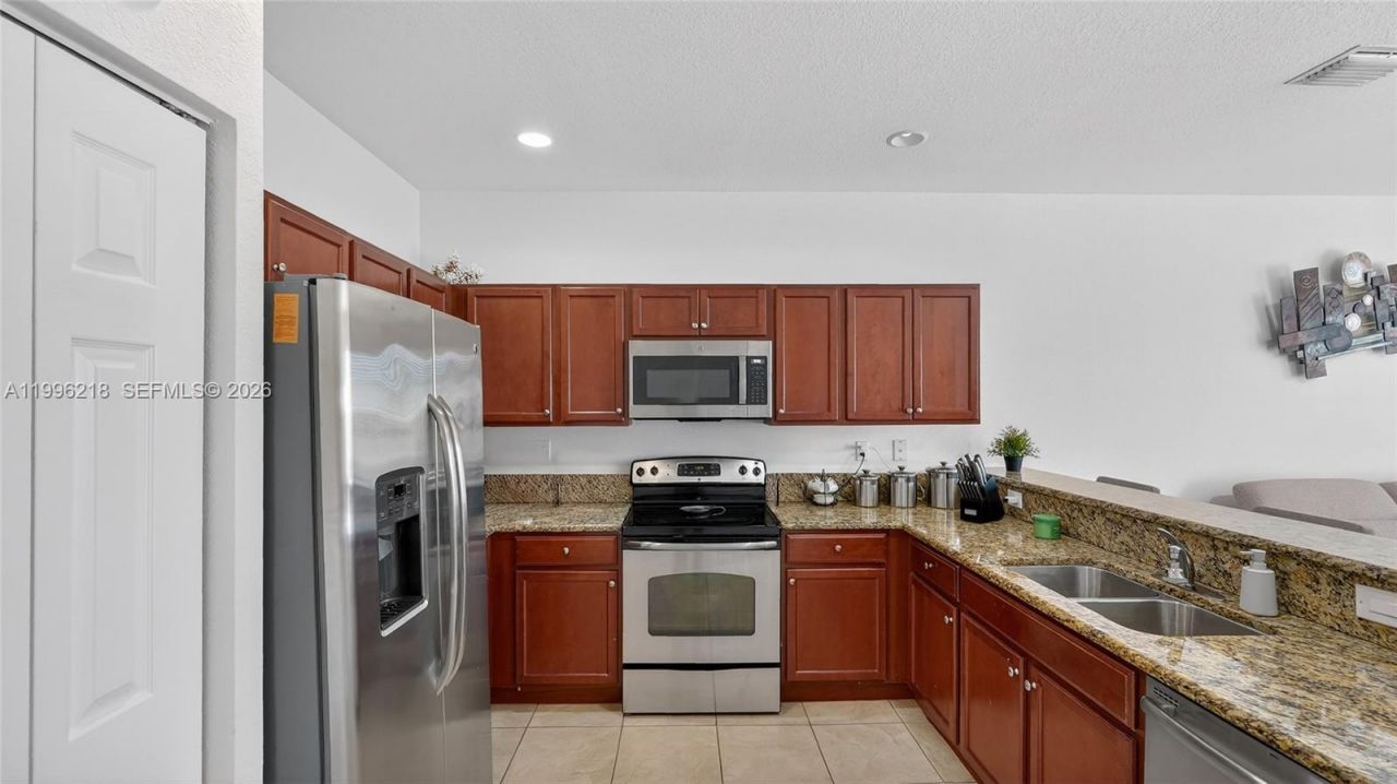 9041 SW 227th St, Unit 5, Cutler Bay, FL 33190 Photo