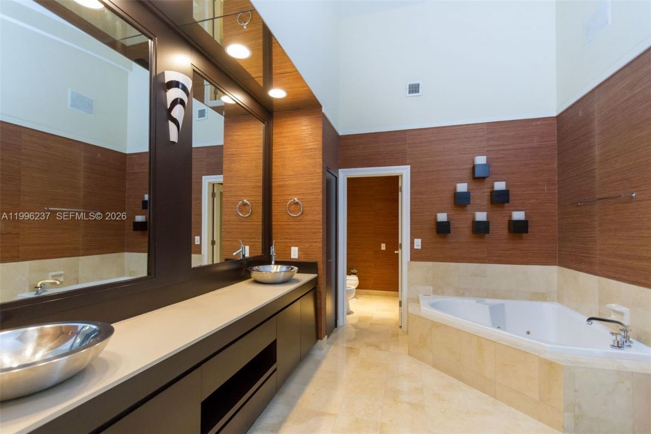 888 Brickell Key Dr , Unit PH2802, Miami, FL 33131 Photo