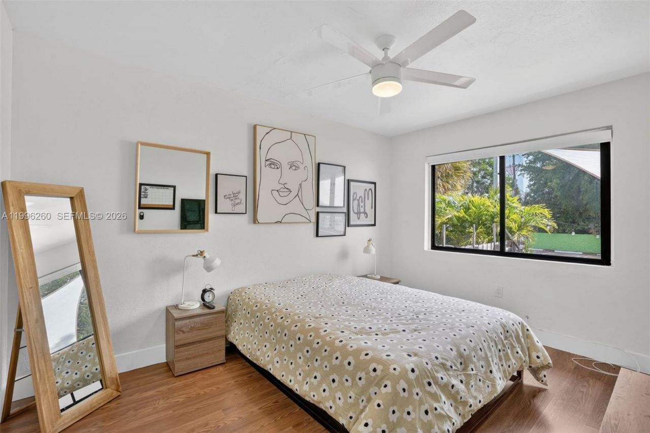 7811 NE 10th Ct, Miami, FL 33138 Photo