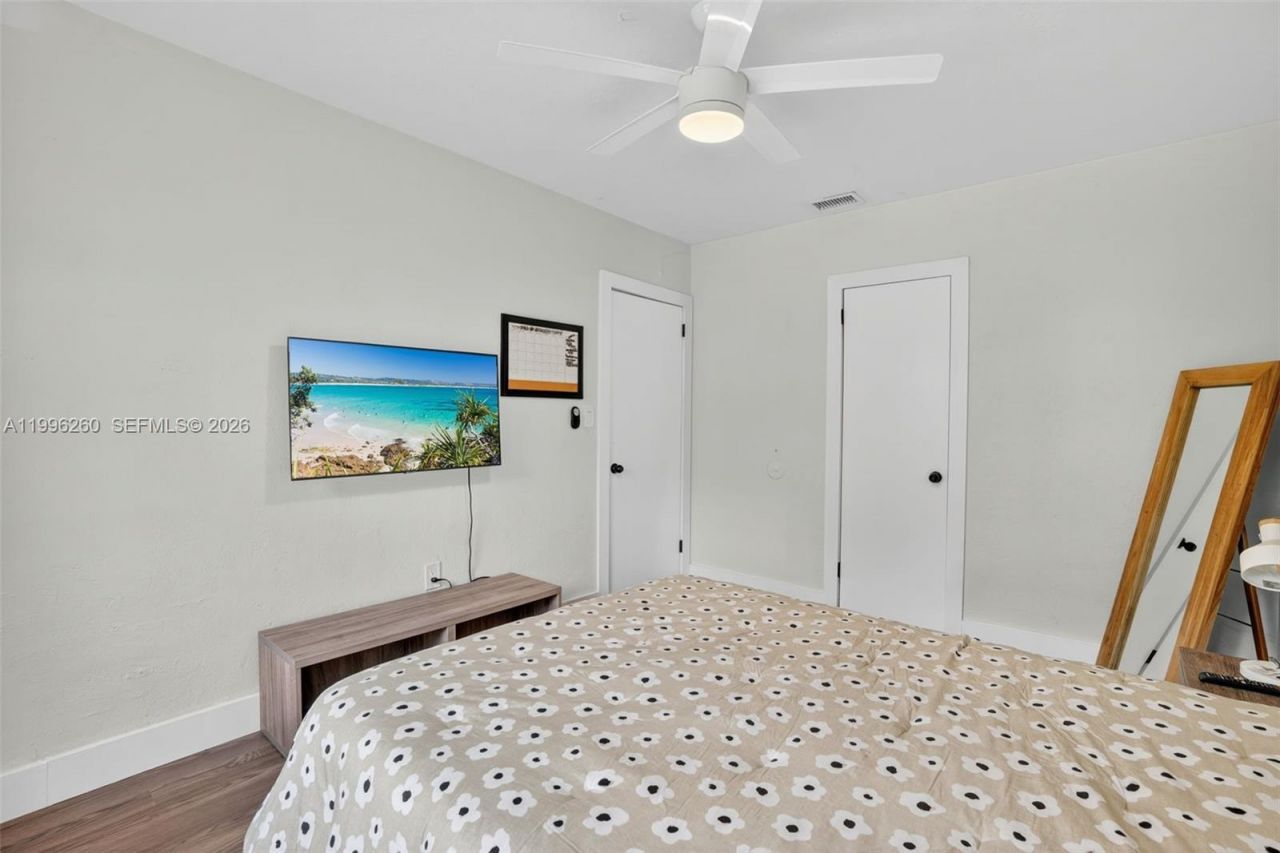 7811 NE 10th Ct, Miami, FL 33138 Photo