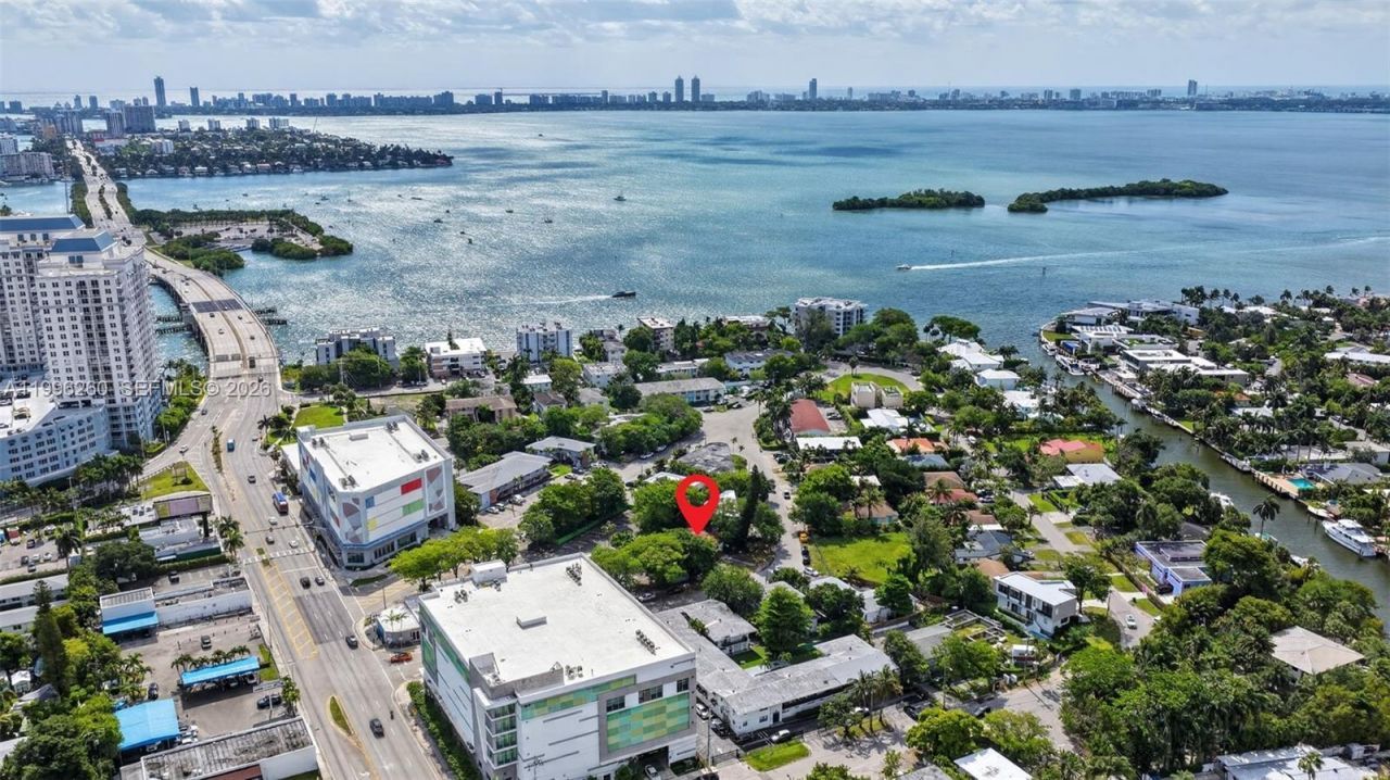 7811 NE 10th Ct, Miami, FL 33138 Photo