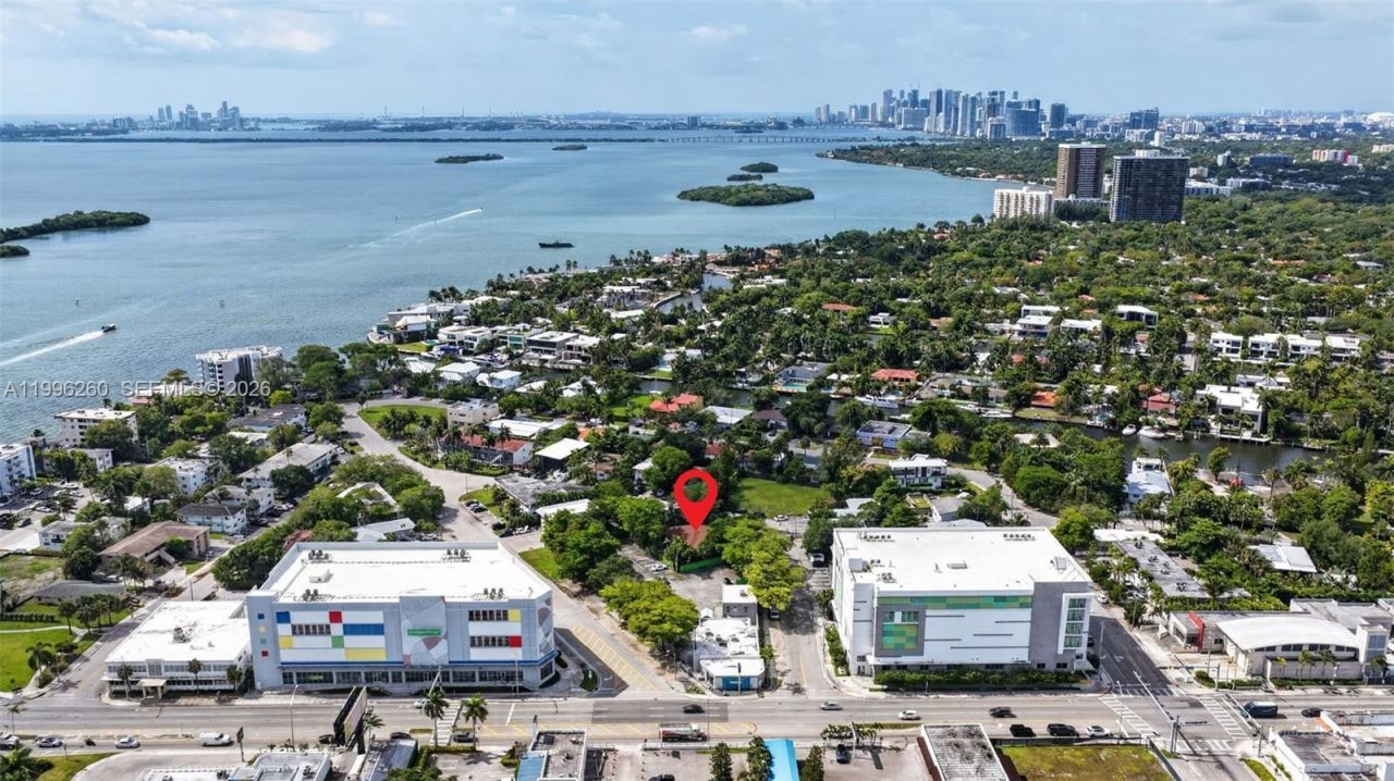 7811 NE 10th Ct, Miami, FL 33138 Photo