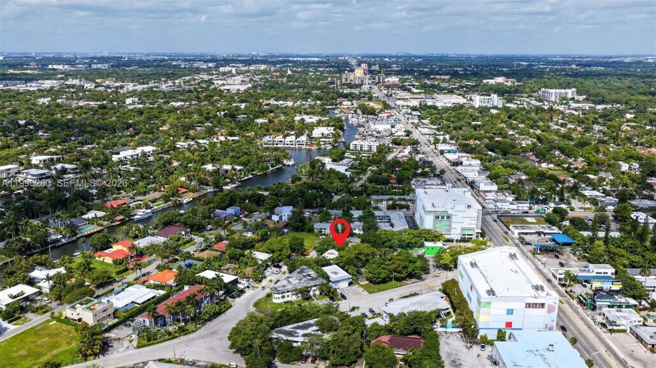 7811 NE 10th Ct, Miami, FL 33138 Photo