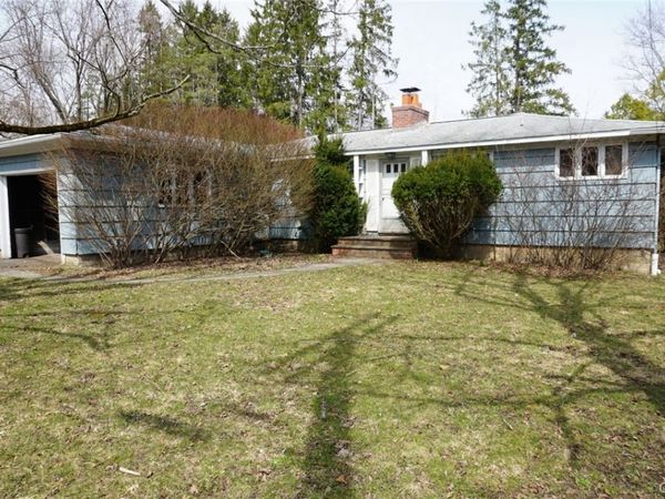 873 Milford Dr , Skaneateles, NY 13152