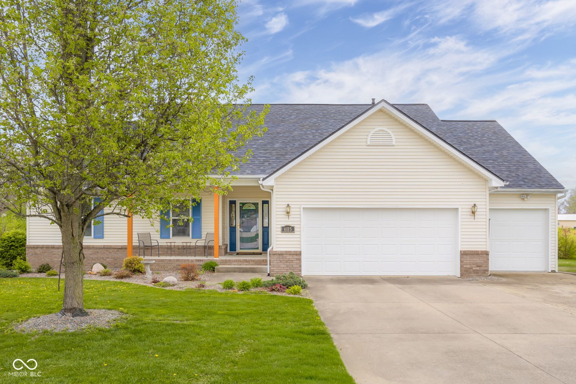 6115 E Prairie Stream Way, Columbus, IN 47203 Main Photo