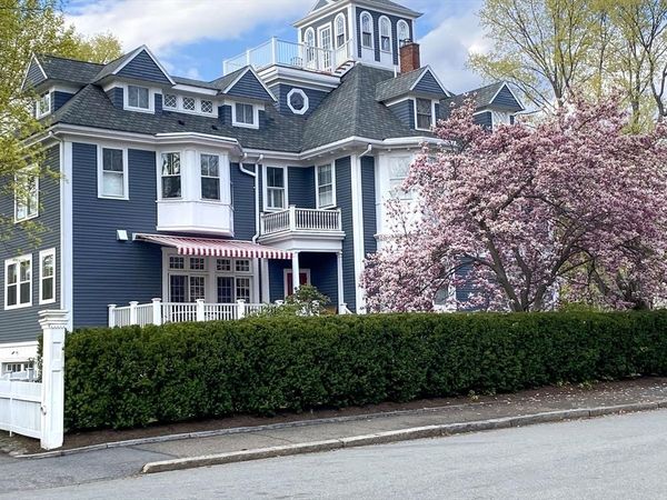 49 Shaw St, Newton, MA 02465