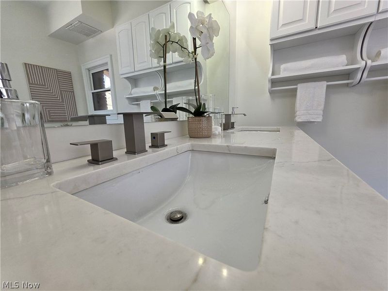 11430 Cedar Glen Parkway, Unit B1-B2, Cleveland, OH 44106 Photo 33