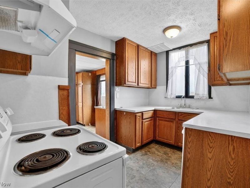 322 W 28th Street , Lorain, OH 44055 Photo 14