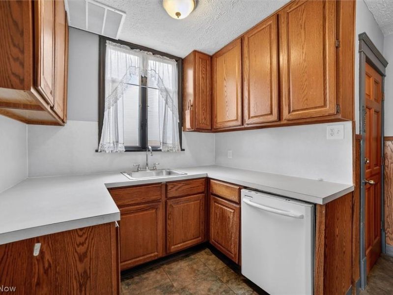 322 W 28th Street , Lorain, OH 44055 Photo 15