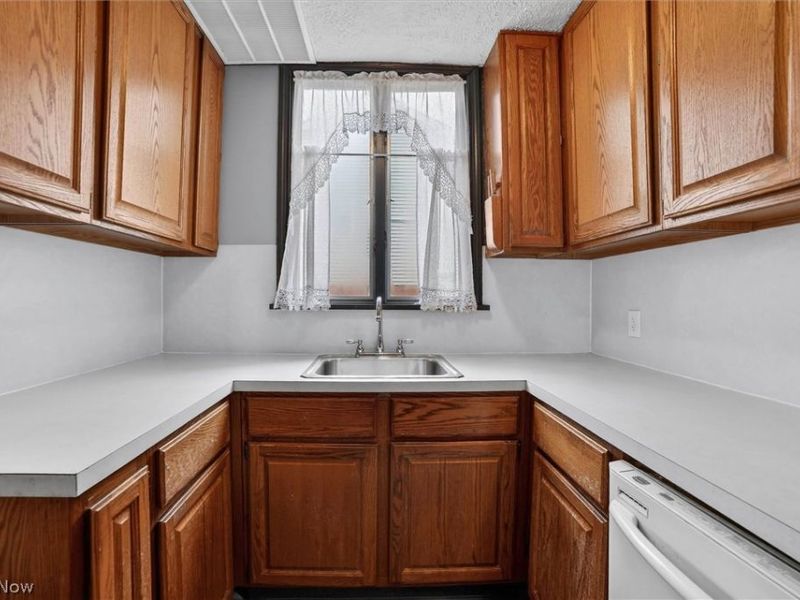 322 W 28th Street , Lorain, OH 44055 Photo 18