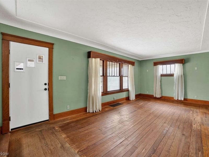 322 W 28th Street , Lorain, OH 44055 Photo 9