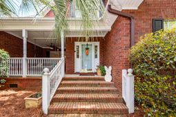 131 Arrowridge Court photo 4