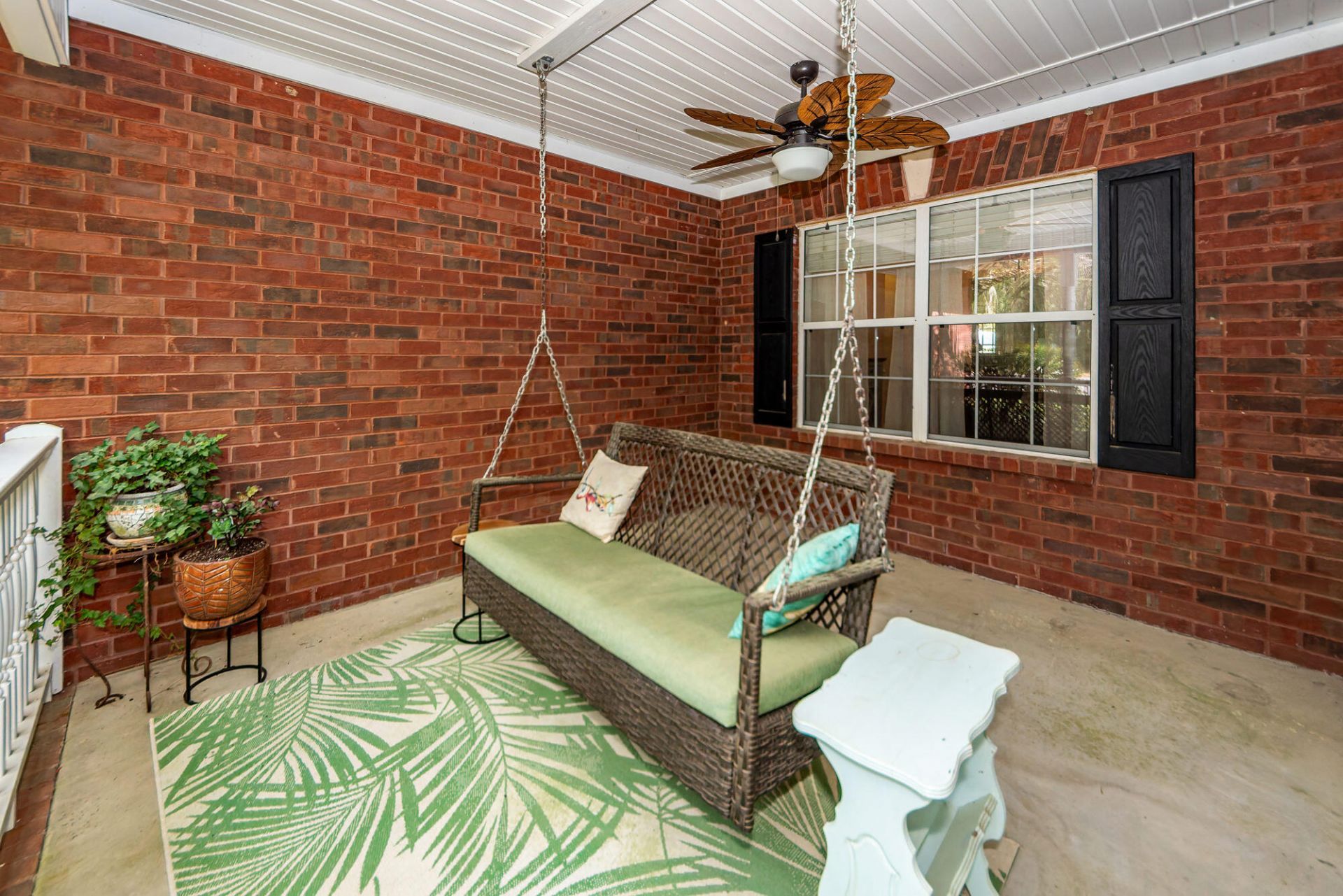 131 Arrowridge Court Photo 4