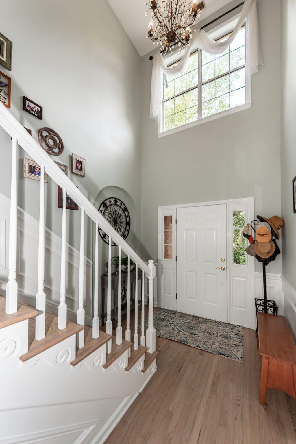 131 Arrowridge Court Photo 6