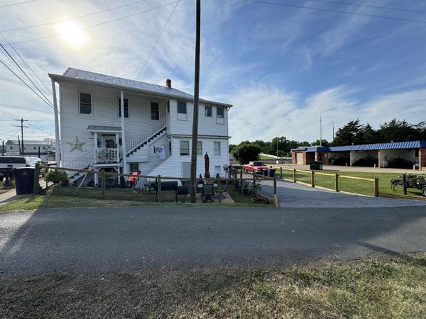 361 E MAIN ST, STANLEY, VA 22851
