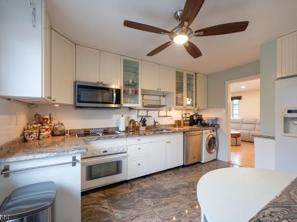 92 Troy Dr, Unit 92-D, Springfield, NJ 07081