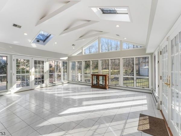 850 Valley Rd, Watchung, NJ 07069