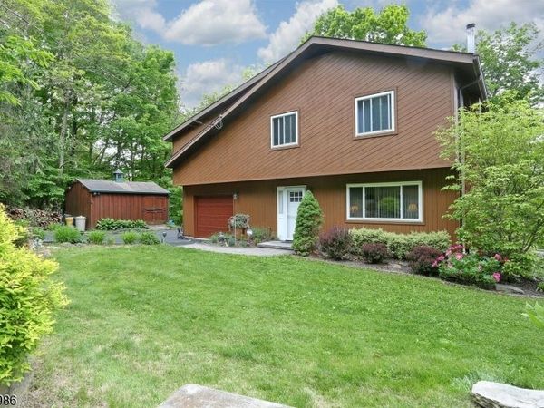 64 Larchmont Dr, West Milford, NJ 07421