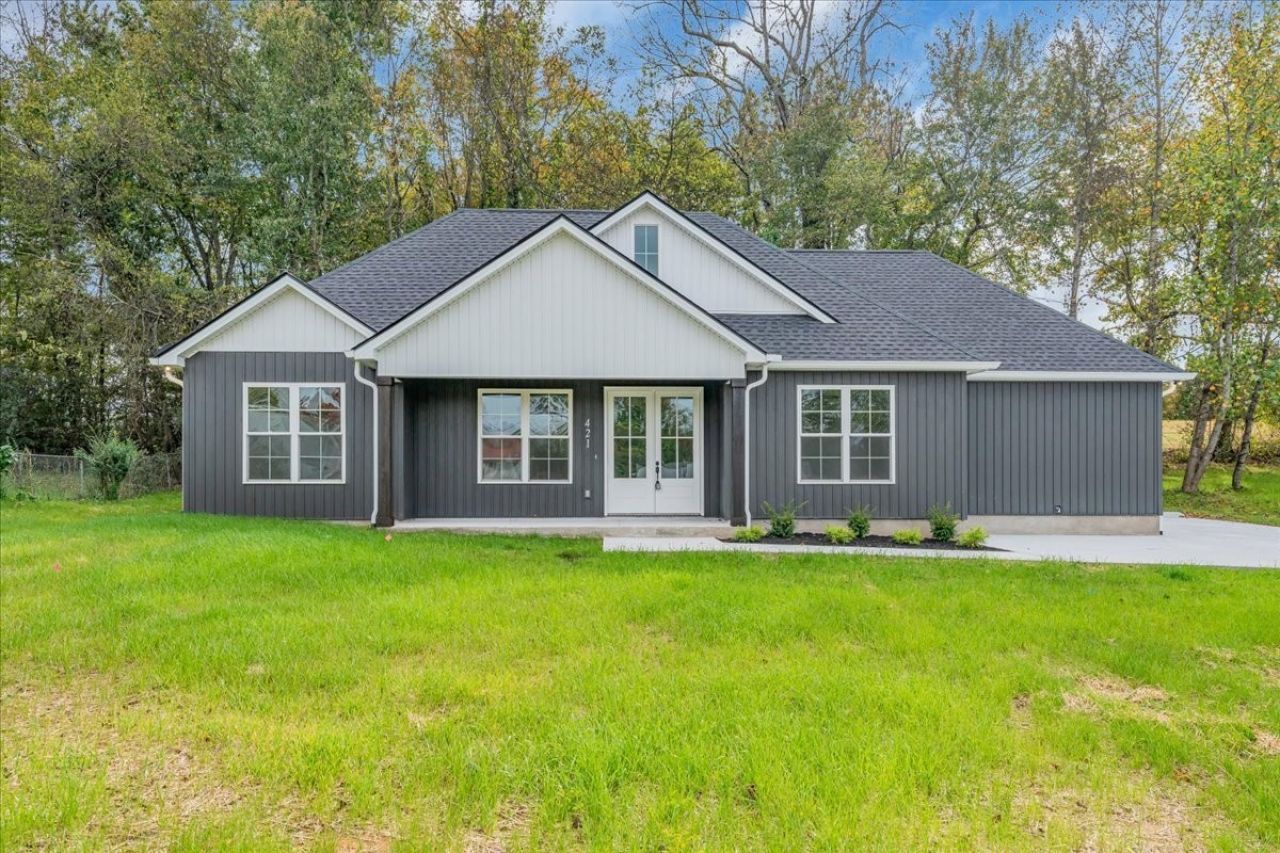 421 Sherwood Dr , Mc Minnville, TN 37110 Main Photo