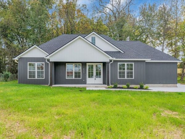 421 Sherwood Dr , McMinnville, TN 37110