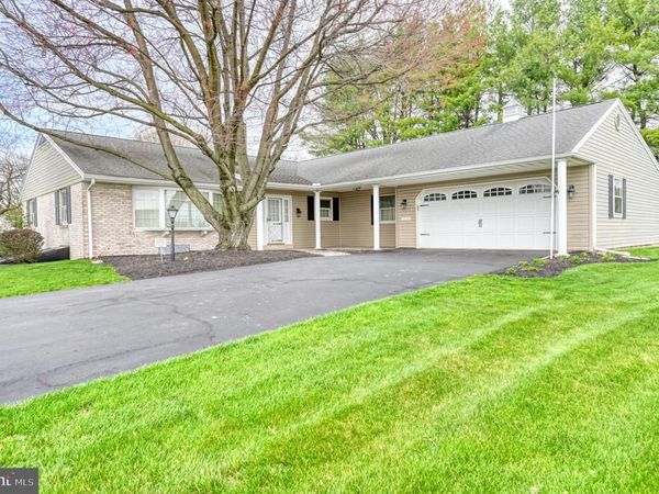 601 N COLLEGE STREET , MYERSTOWN, PA 17067