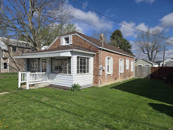 904 W State Street, Albany, IN 47320