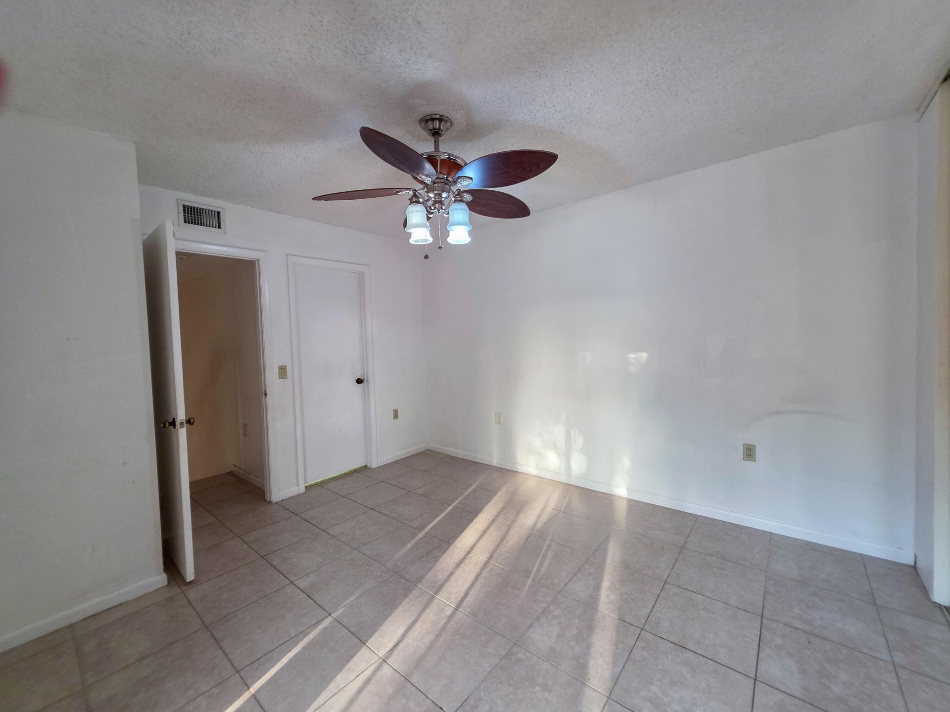 832 Blue Ridge Circle, West Palm Beach, FL 33409 Photo